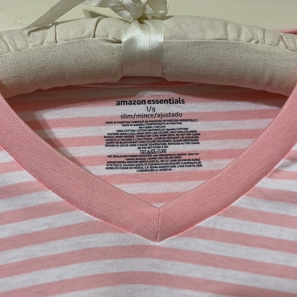 NWOT Amazon Essentials Women's Slim-Fit Short-Sleeve V-Neck T-Shirt Large - Picture 2 of 3